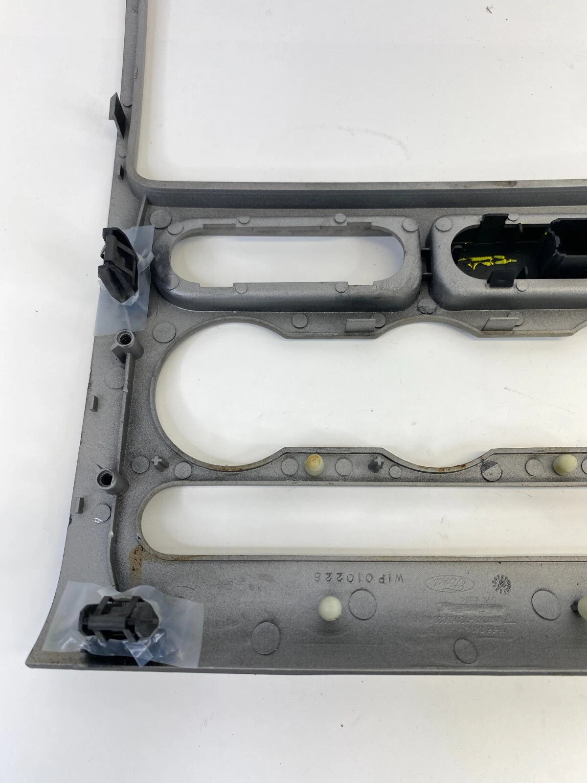 2007-2010 FORD EDGE CENTER DASH CLIMATE CONTROL RADIO BEZEL TRIM 7T43-78045C38