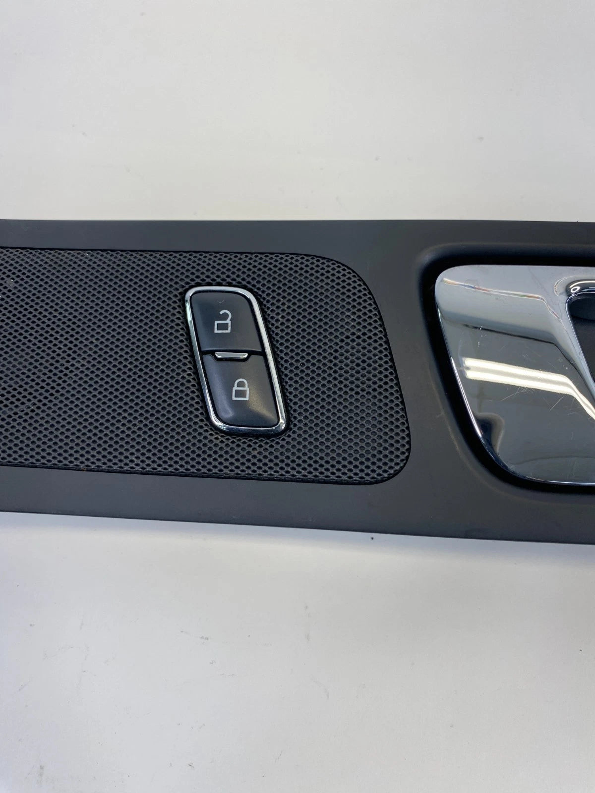 2016-2019 FORD POLICE INTERCEPTOR UTILITY FRONT RIGHT SIDE INTERIOR DOOR HANDLE