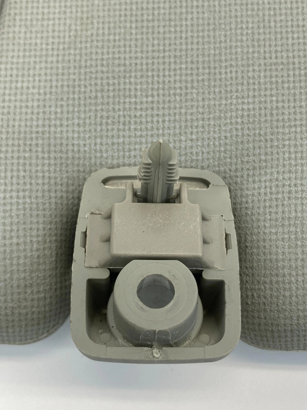 2010-2013 KIA FORTE W/O SUNROOF RIGHT PASSENGER SIDE SUNVISOR SUN VISOR GRAY OEM