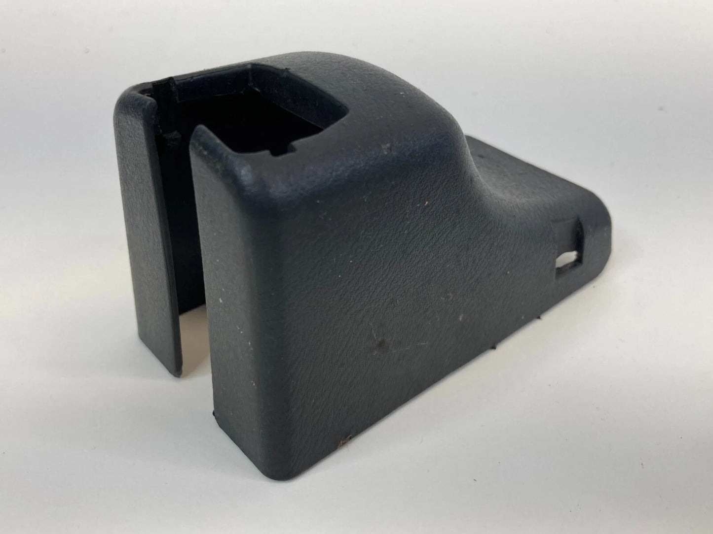 2003-2006 HONDA ELEMENT FRONT LEFT SEAT RAIL TRACK INNER BOLT TRIM COVER
