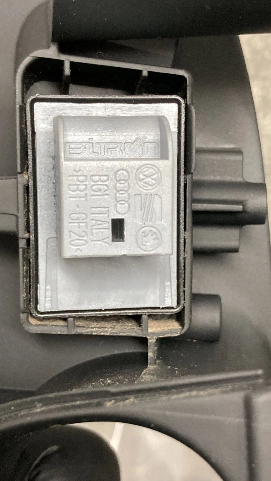 2009-2016 AUDI A4 QUATTRO REAR LH WINDOW CONTROL SWITCH BEZEL 8K0868393A OEM
