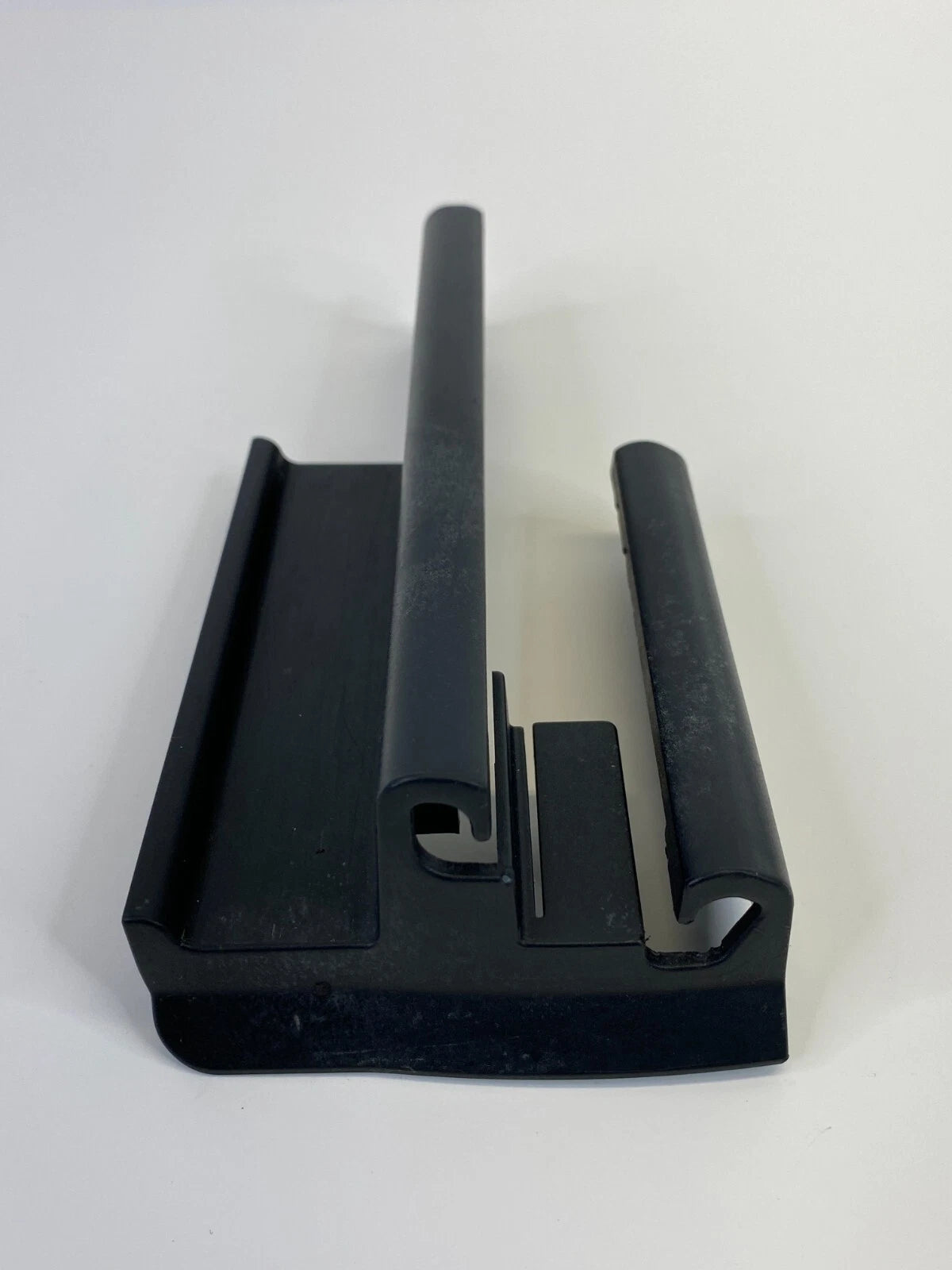 09 10 BMW 535I XDRIVE FRONT RIGHT FR RH SIDE SEAT RAIL COVER TRIM CAP 60829010