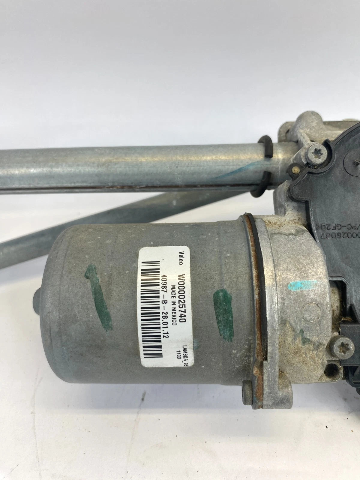 2009 10 11 2012 CHEVROLET TRAVERSE FRONT WINDSHIELD WIPER MOTOR W/ LINKAGE OEM