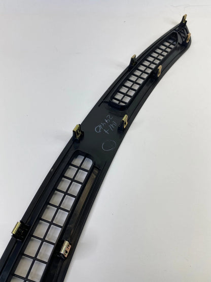 2010-2012 CADILLAC SRX CENTER UPPER DASH DEFROSTER GRILLE TRIM PANEL 20870533