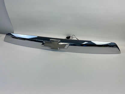 10-15 CHEVROLET EQUINOX DECK LID CENTER LIFTGATE APPLIQUE MOLDING 20881055 OEM