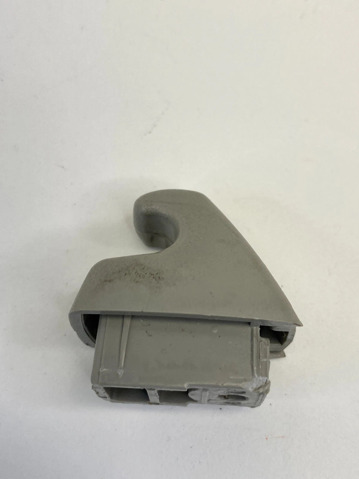2010-2017 GMC TERRAIN SUNVISOR SUN VISOR SHADE CLIP RETAINER ASSEMBLY OEM