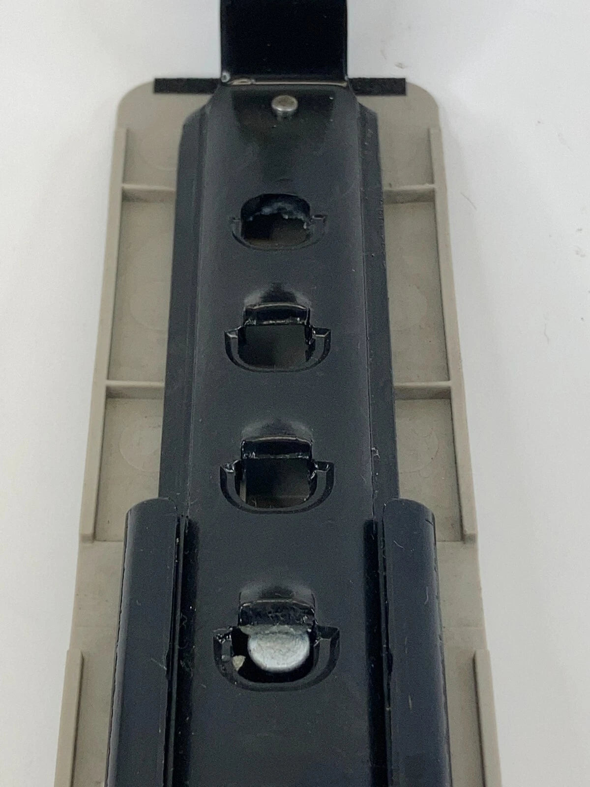 2006-2011 MERCURY MILAN FRONT LEFT DRIVER SEAT BELT HEIGHT ADJUSTER TRIM
