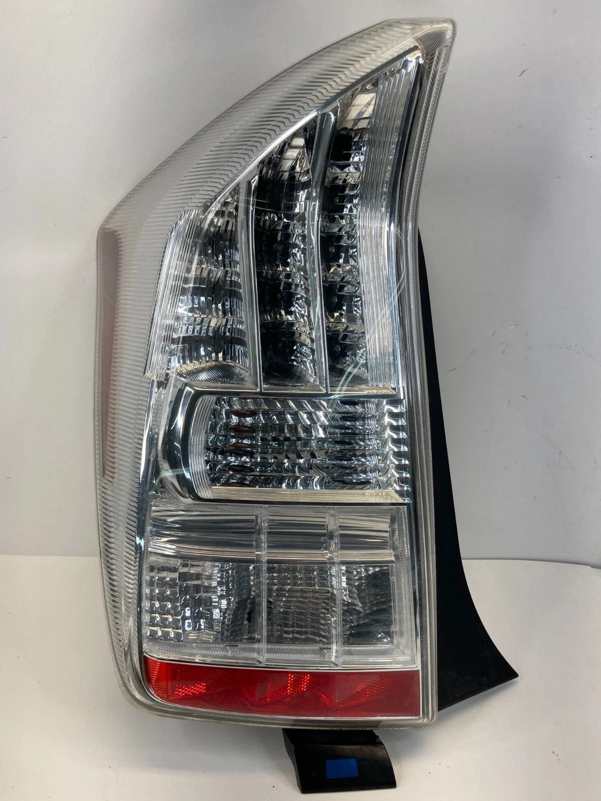 2010 2011 10 11 TOYOTA PRIUS REAR LEFT DRIVER TAIL LIGHT TAILLIGHT ASSEMBLY OEM