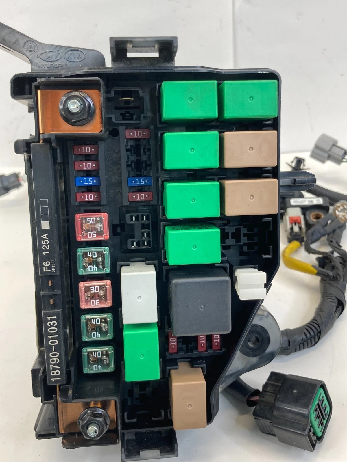 2012 2013 HYUNDAI ACCENT 1.6L AT ENGINE FUSE RELAY BOX JUNCTION BLOCK 912211R534