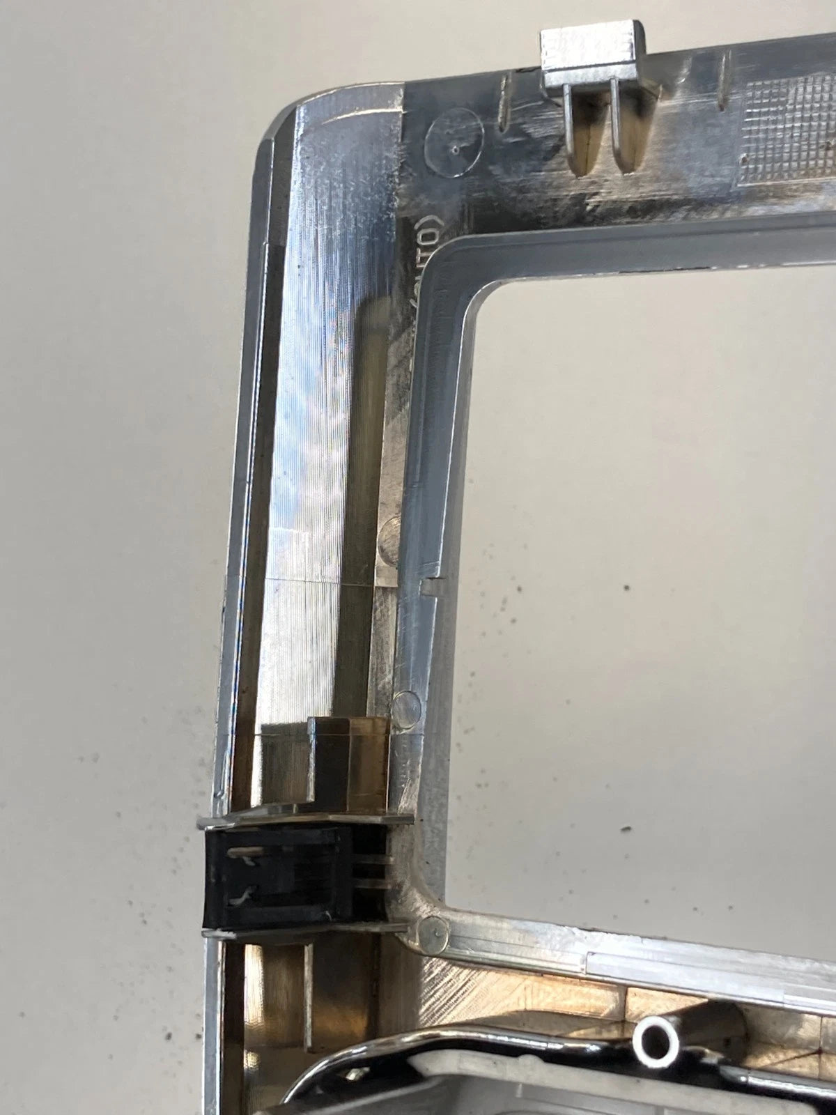 2008-2012 LAND ROVER LR2 CENTER CONSOLE SHIFTER BEZEL TRIM PANEL W/BOOT OEM