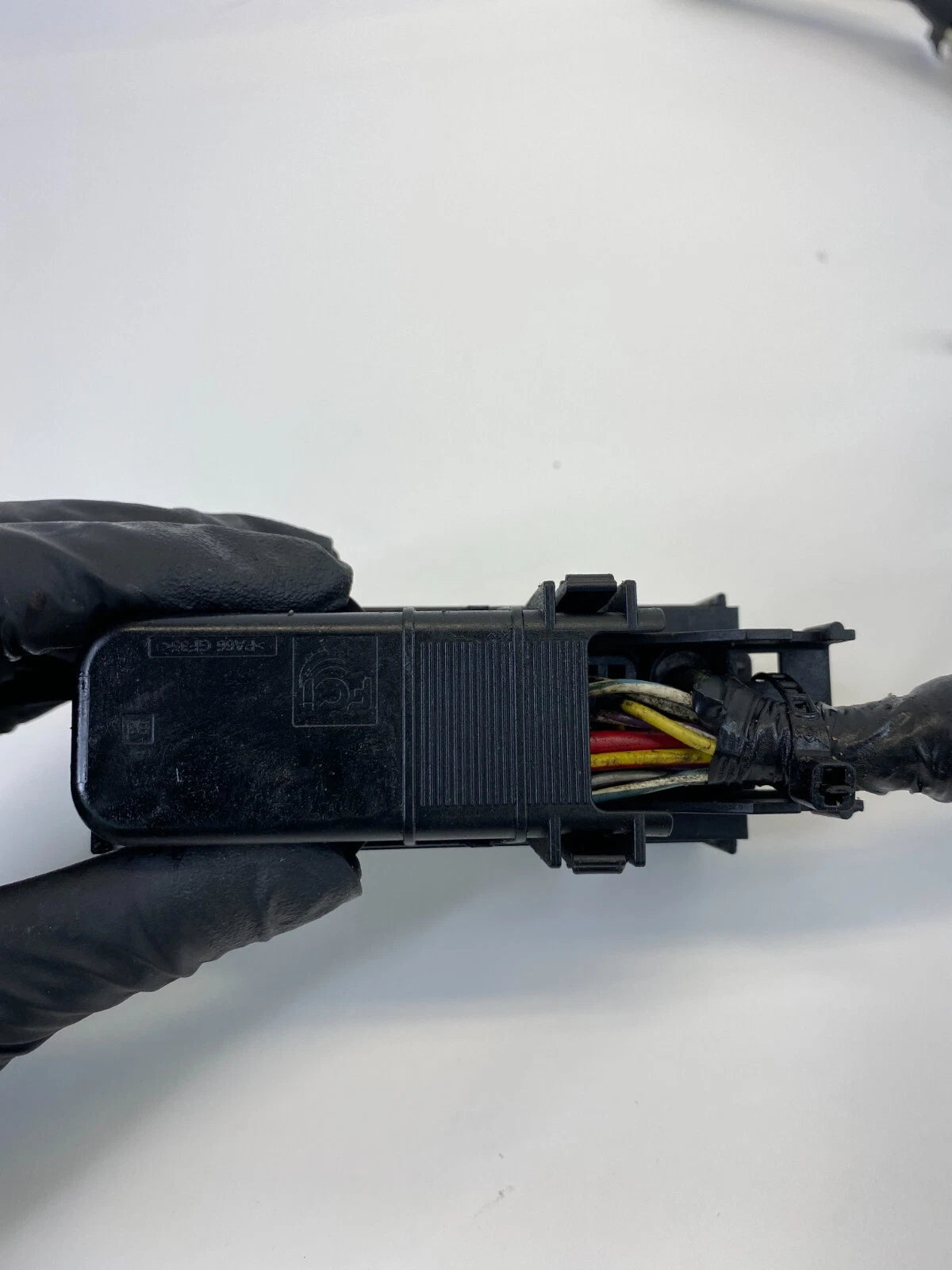 2009 Ford Escape 3.0L 4WD ABS Anti Lock Brake Pump Module Plug Connector OEM