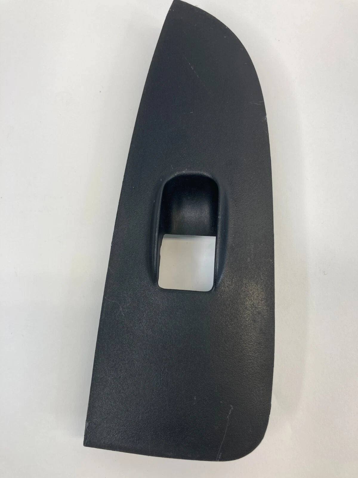 2002-2004 HONDA CR-V REAR LEFT DOOR WINDOW SWITCH BEZEL TRIM COVER 83710-S9A-A0