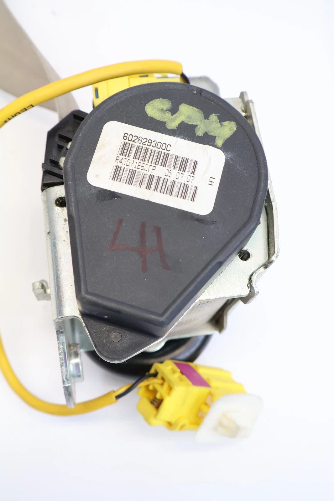 03-10 VW BEETLE CONVERTIBLE FRONT LEFT SEAT BELT DRIVER RETRACTOR OEM 1Y1857705A