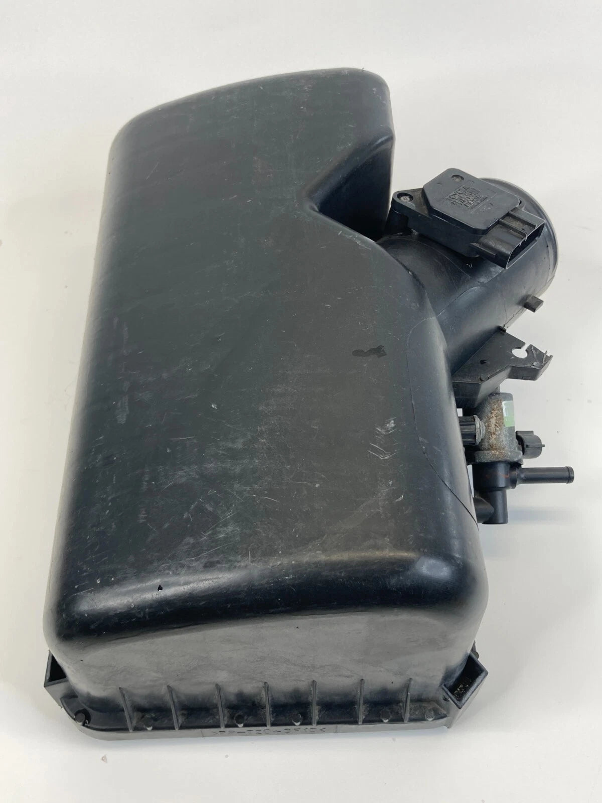 2001-2003 LEXUS RX300 3.0L AIR INTAKE CLEANER BOX HOUSING UPPER 22204-21010 OEM