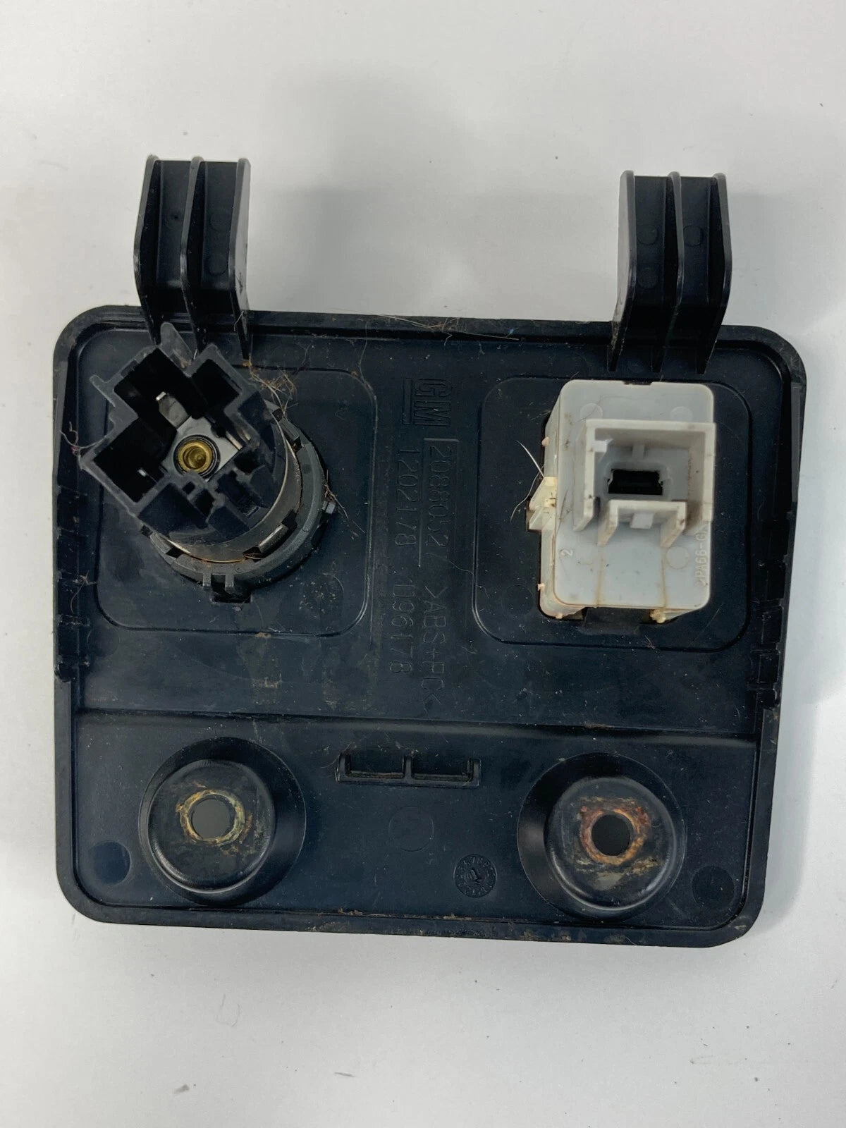2012-2015 CHEVROLET CAPTIVA SPORT CENTER CONSOLE AUX USB INPUT LIGHTER 20880527