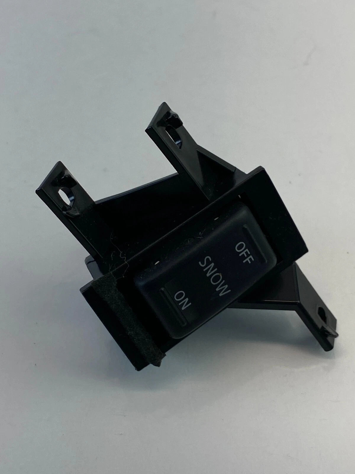2005-2007 INFINITI G35 DASH CONSOLE SNOW ON OFF POWER SWITCH CONTROL BUTTON