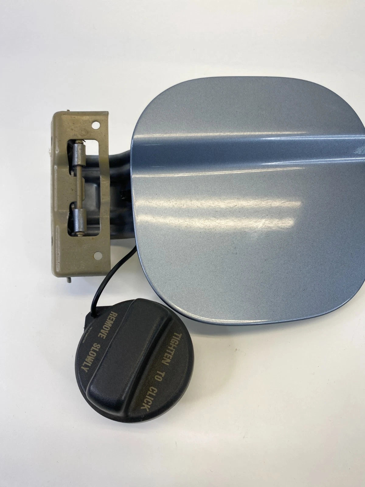 07-11 HONDA CR-V EXTERIOR FUEL DOOR GAS LID COVER WITH FILLER CAP ASSEMBLY OEM