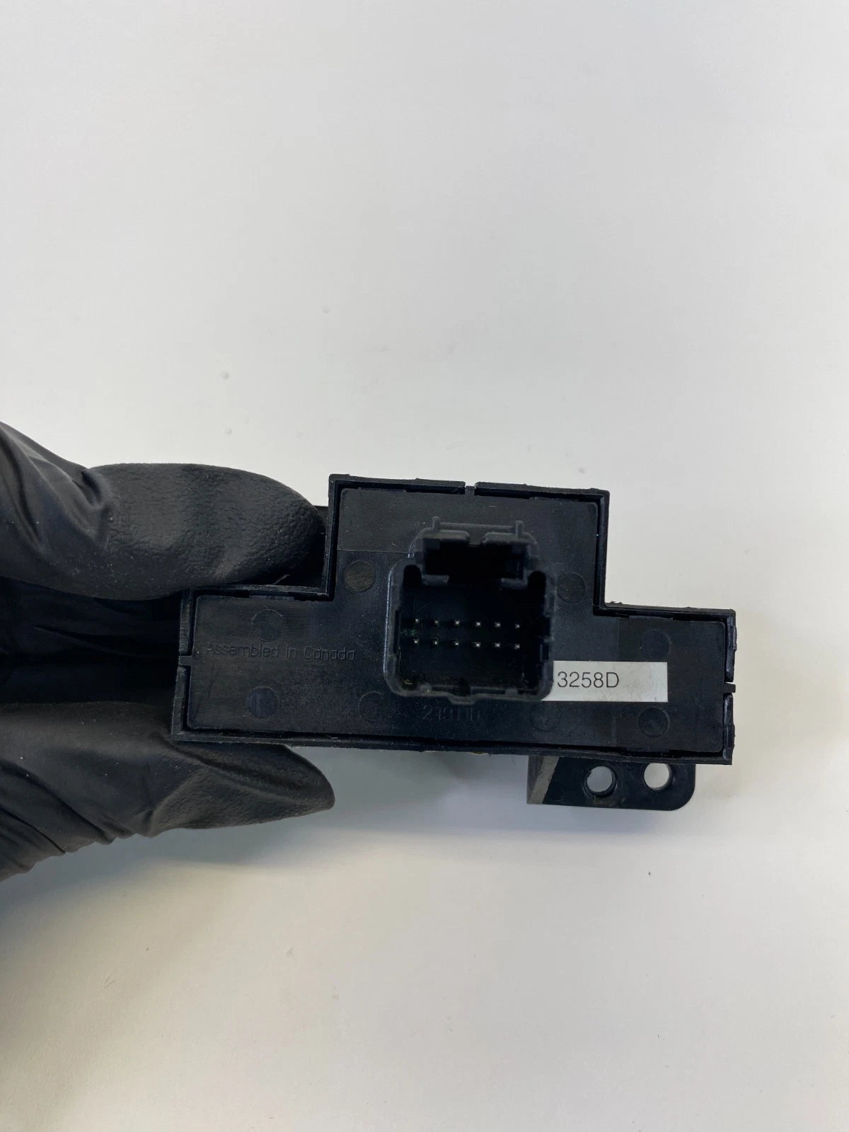 2009 2010 CHRYSLER 300 HAZARD WARNING LIGHT CONTROL SWITCH 68025900AA OEM