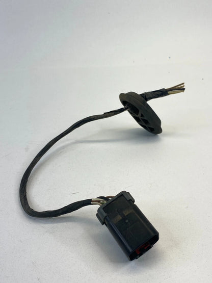 2003 DODGE GRAND CARAVAN RIGHT TAILLIGHT WIRE WIRING HARNESS CONNECTOR 7035-2356