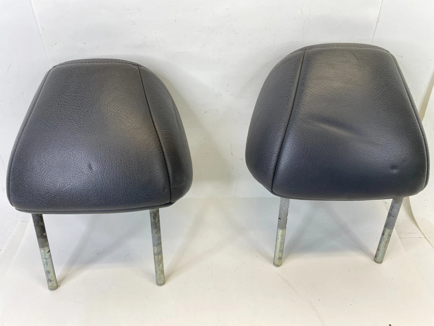 05-07 HONDA ODYSSEY DRIVER PASSENGER SIDE FRONT SEAT HEAD REST SUPPORT SET OEM