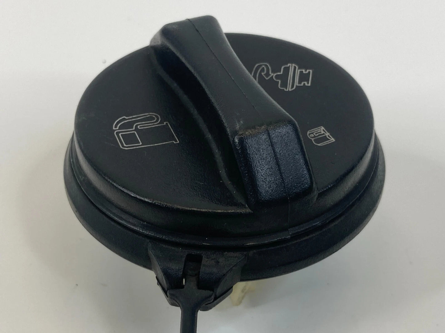 2009 2010 2011 CADILLAC STS FUEL FILLER GAS TANK LID CAP COVER OEM
