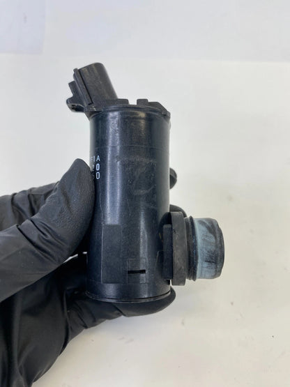 1992-2003 ES300 93-05 LEXUS GS300 WINDSHIELD WASHER PUMP MOTOR 85330-33020 OEM