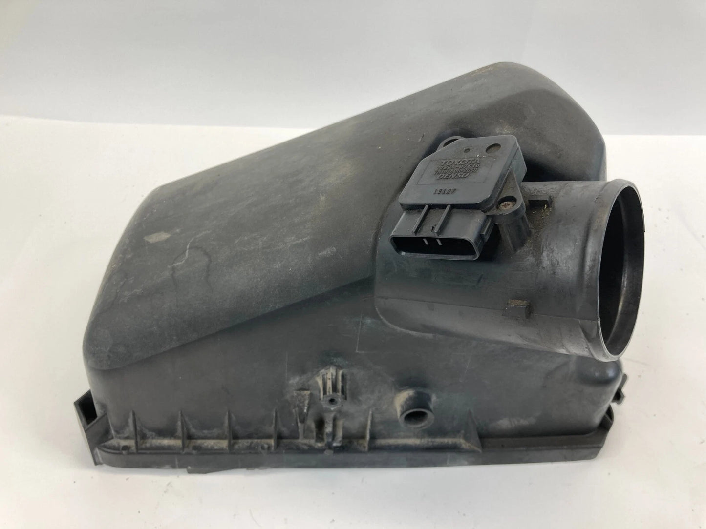 2002 2003 TOYOTA SOLARA 2.4L L4 AIR INTAKE CLEANER BOX UPPER COVER W MASS SENSOR