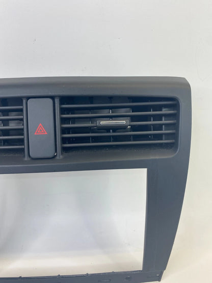07-09 SUZUKI XL-7 CENTER DASH RADIO BEZEL AIR VENT HAZARD SWITCH TRIM PANEL OEM