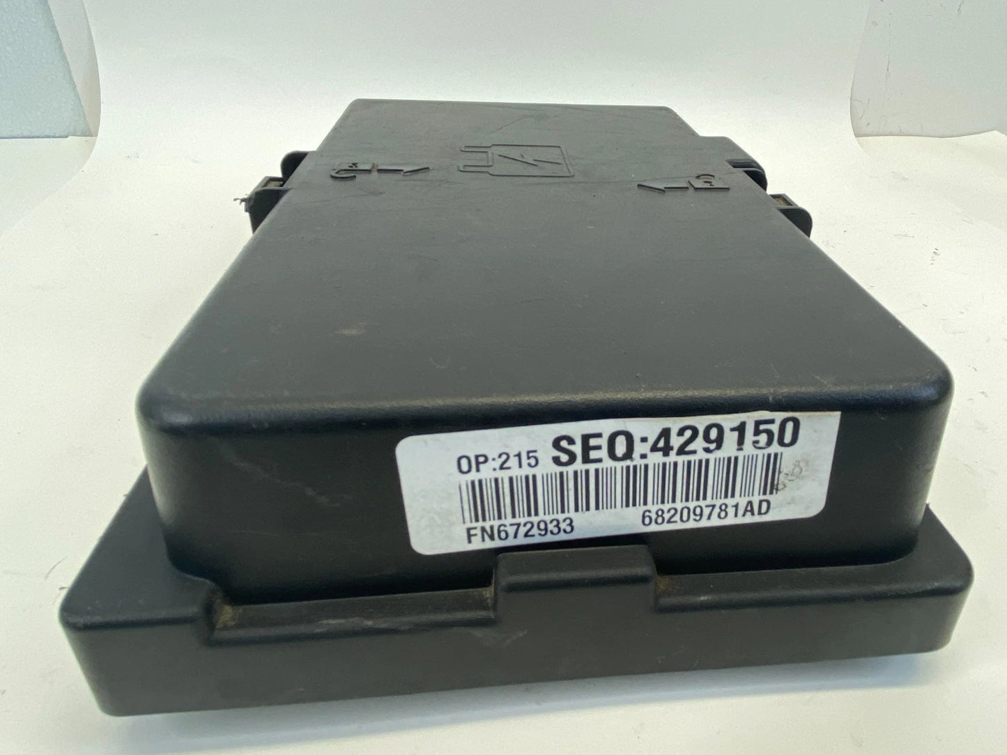 2015-2017 CHRYSLER 200 ENGINE FUSE BOX POWER DISTRIBUTION CENTER COVER LID OEM