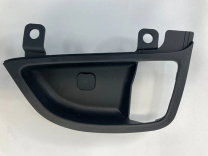 11-16 HYUNDAI ELANTRA FRONT RIGHT INTERIOR DOOR HANDLE BEZEL COVER 82621-MD000