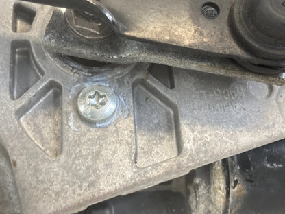 2006-2014 KIA SEDONA FRONT WIPER MOTOR LINKAGE TRANSMISSION ASSEMBLY OEM FACTORY