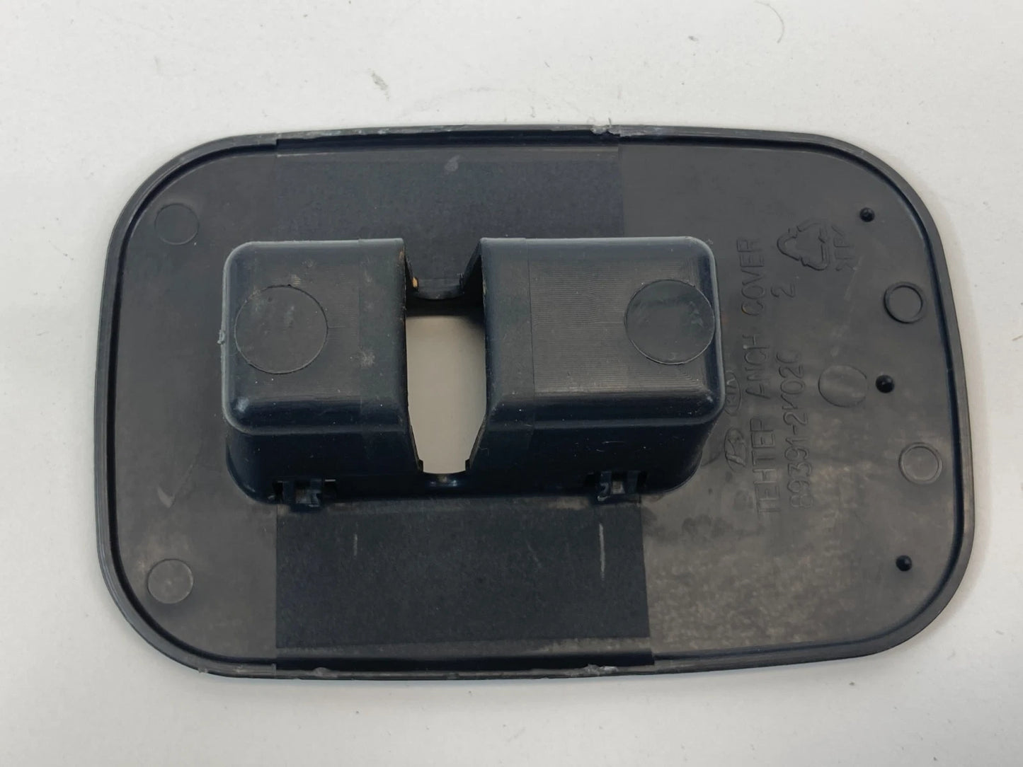 2010 2011 KIA SOUL REAR DECK CHILD ANCHOR CAP LID TRIM BEZEL 89391-2K020