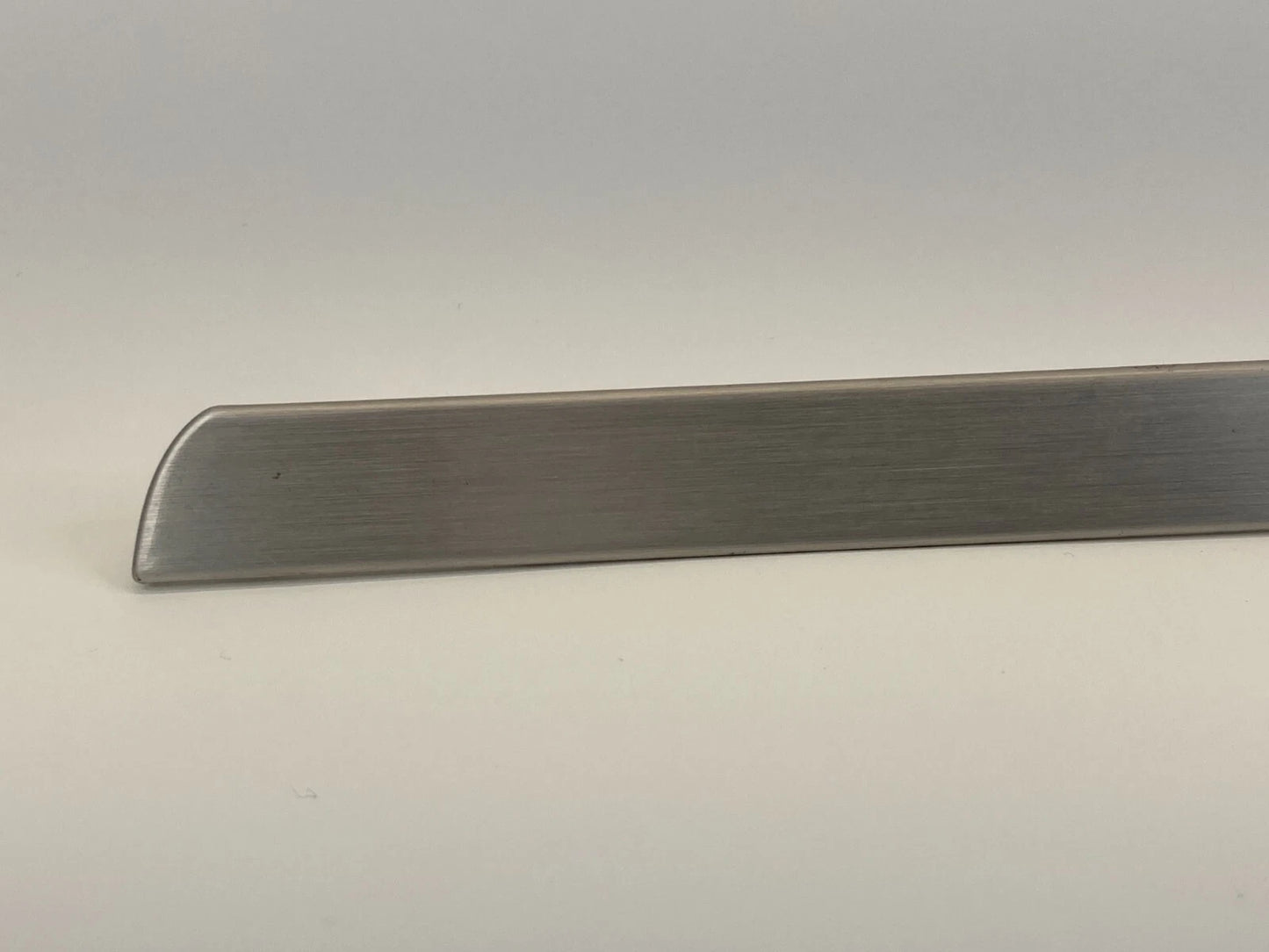 2006-2009 VOLKSWAGEN GTI DASH RIGHT GLOVE BOX MOLDING TRIM BEZEL 1K1858529 OEM