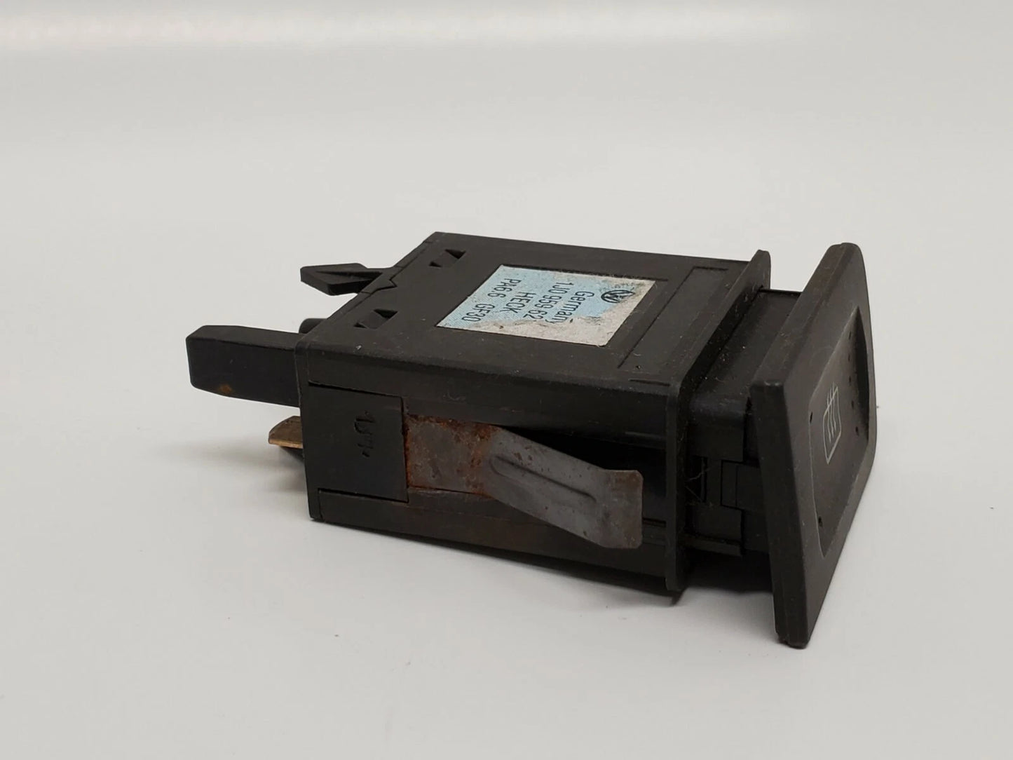 01-05 VOLKSWAGEN JETTA 06-09 VW GTI REAR WINDOW DEFROST SWITCH BUTTON 1J0959621C