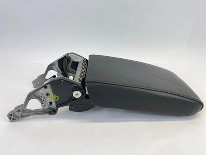 2013-2016 VOLKSWAGEN JETTA CENTER CONSOLE ARMREST ARM REST LID 5C6-864-207 OEM