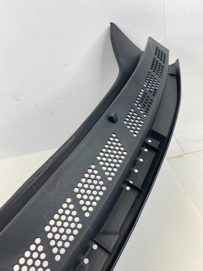 2005-2010 Honda Odyssey Front Windshield Cowl Top Panel Grille 74200-SHJ-A000