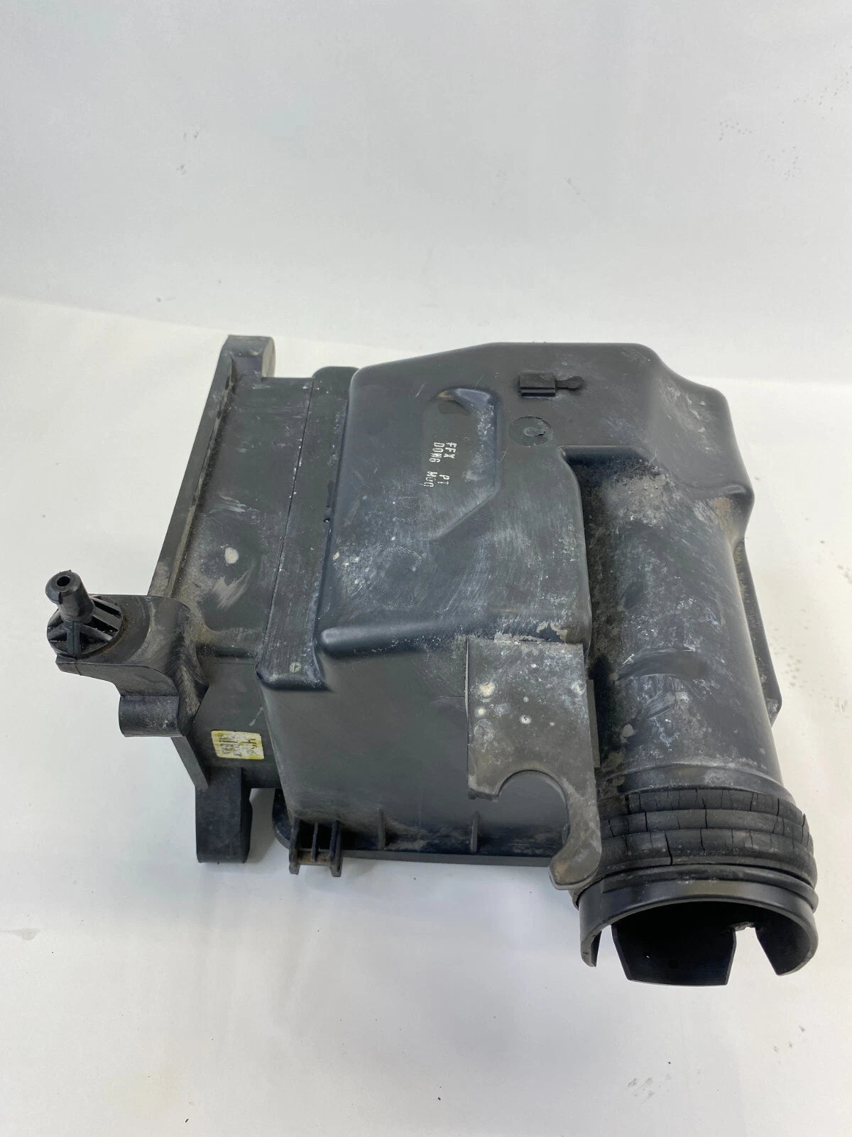 2007-2010 HYUNDAI ELANTRA 2.0L AIR CLEANER LOWER HOUSING BOX OEM 28112-2H100