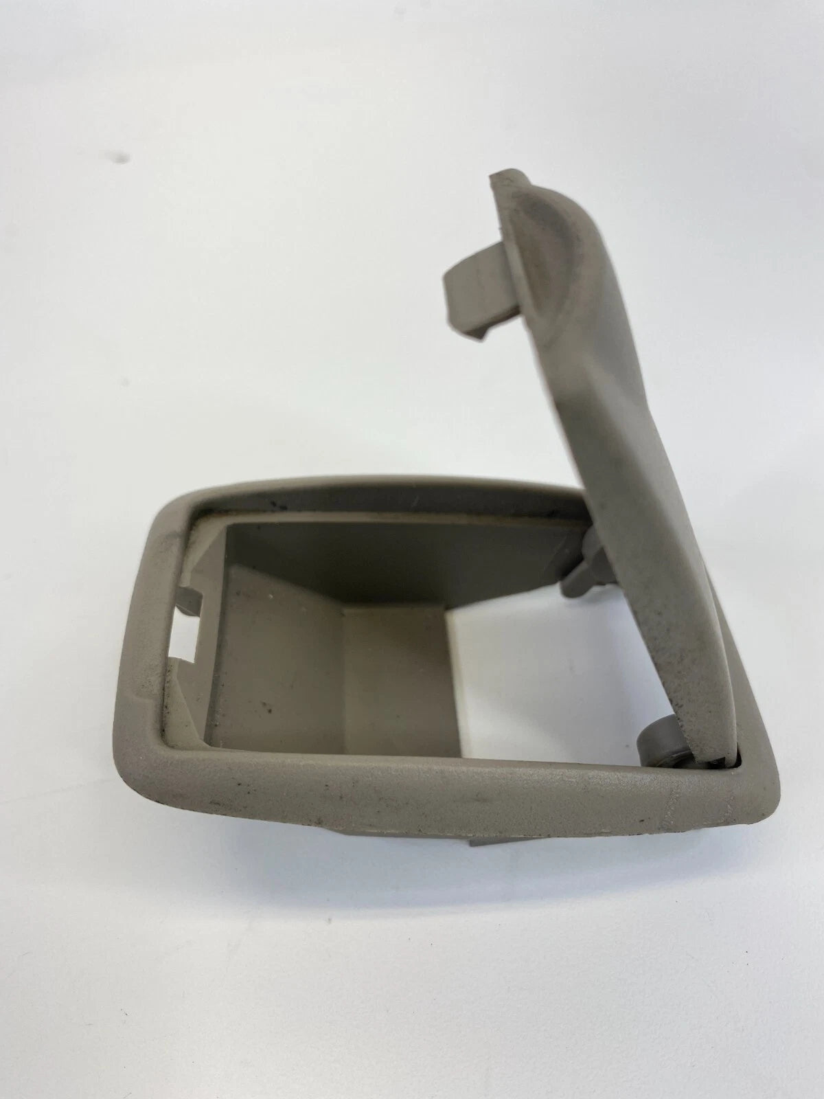02 03 04 05 06 TOYOTA CAMRY BACK REAR SEAT CHILD ANCHOR CAP COVER ASSY OEM