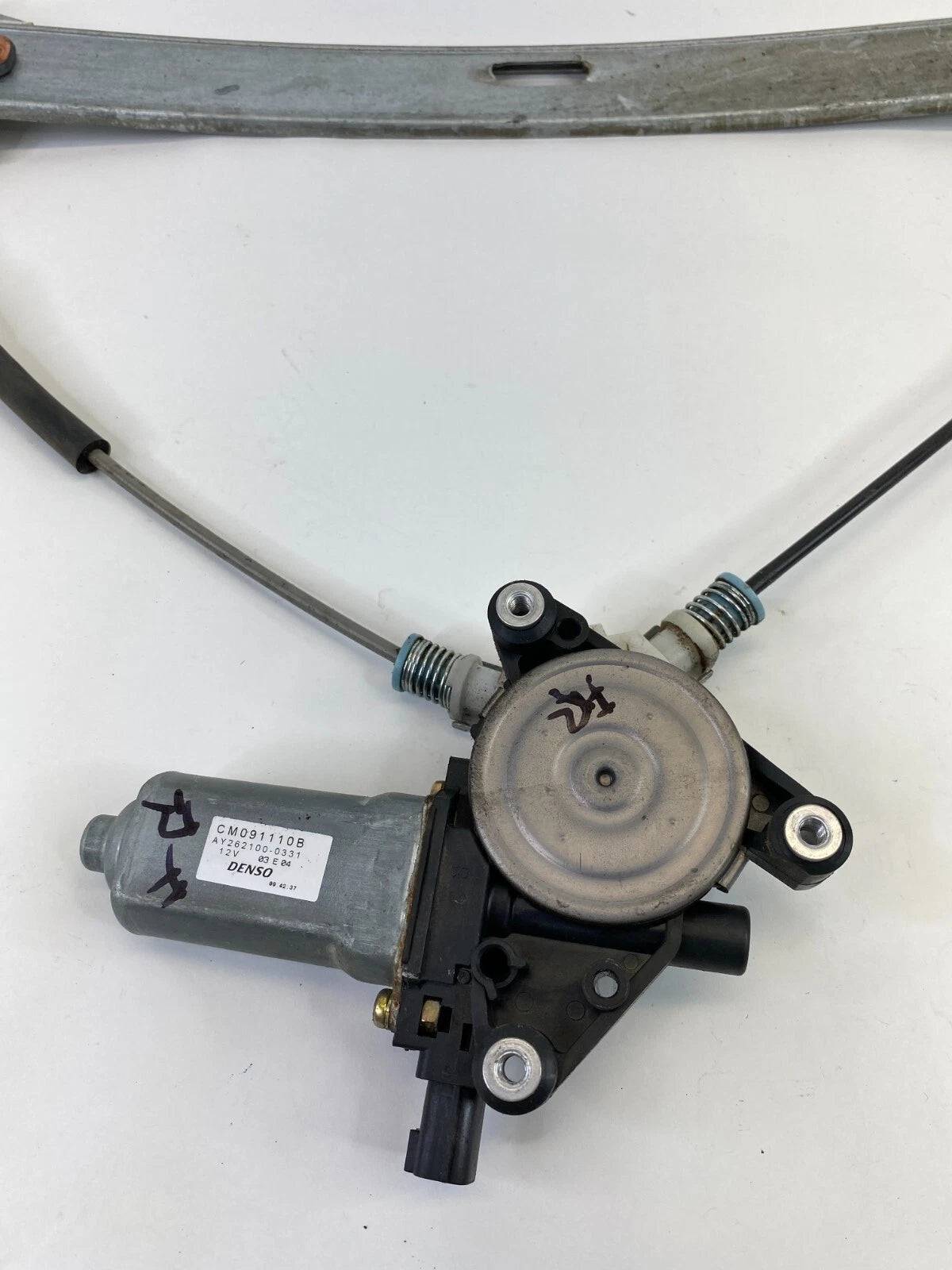 01-07 FORD ESCAPE FRONT RIGHT PASSENGER DOOR WINDOW MOTOR & REGULATOR CM091110B