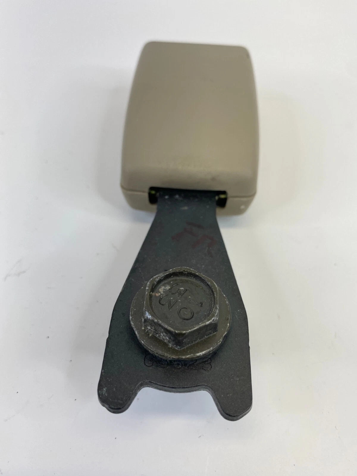 2000 2001 MAZDA MPV FRONT RIGHT PASSENGER SIDE SEAT BELT BUCKLE RECIVER OEM