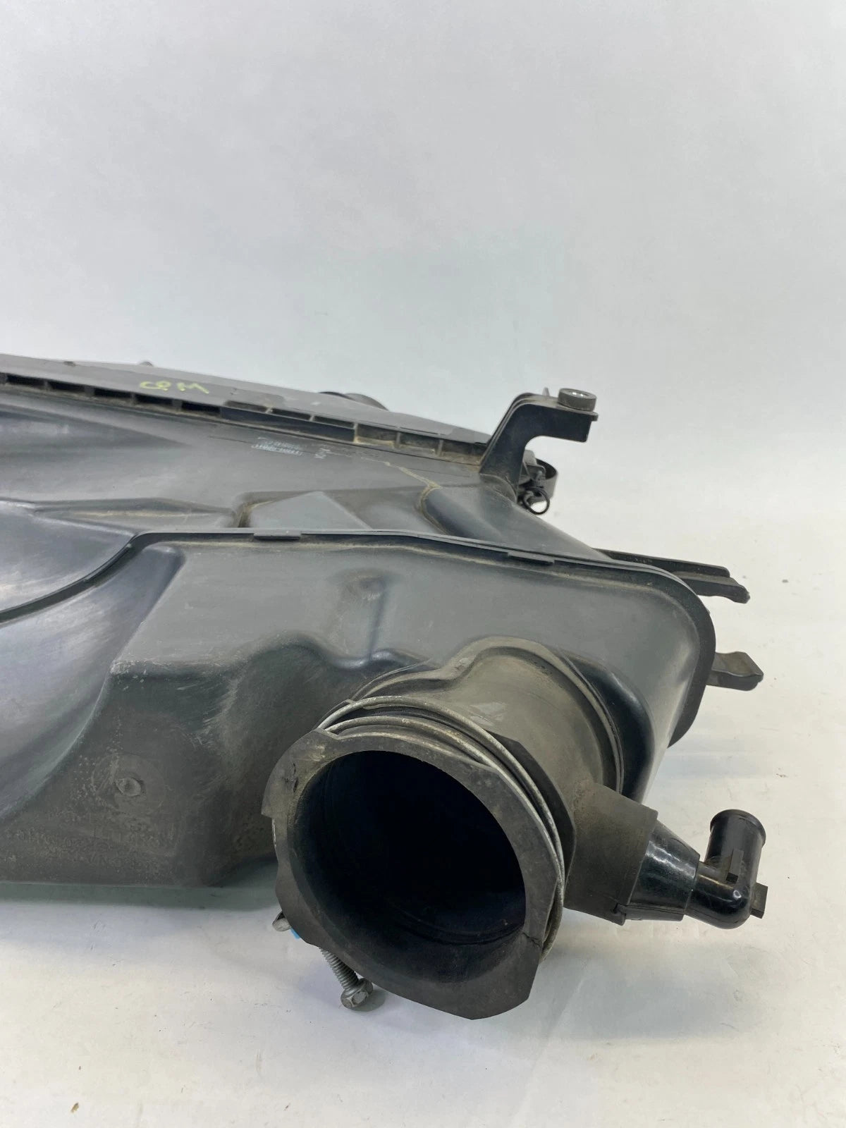 2005-2010 TOYOTA TUNDRA 4.0L V6 AIR CLEANER FILTER BOX WITH MAF AIR FLOW SENSOR