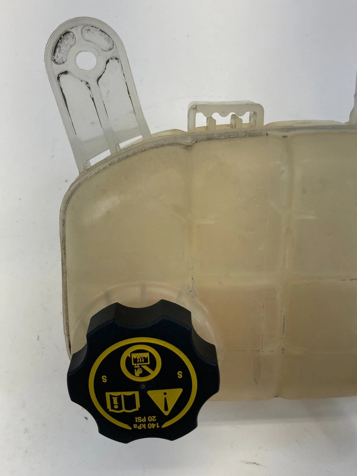 2015-2021 Chevrolet Trax 1.4L Engine Coolant Expansion Reservoir Tank 95269001