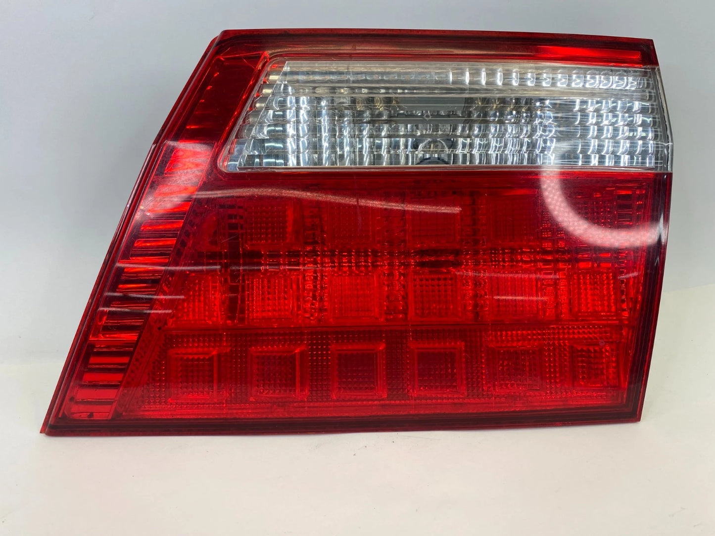 2005-2007 Honda Odyssey Rear Right Inner Trunk Lid Liftgate Tail Light Taillight