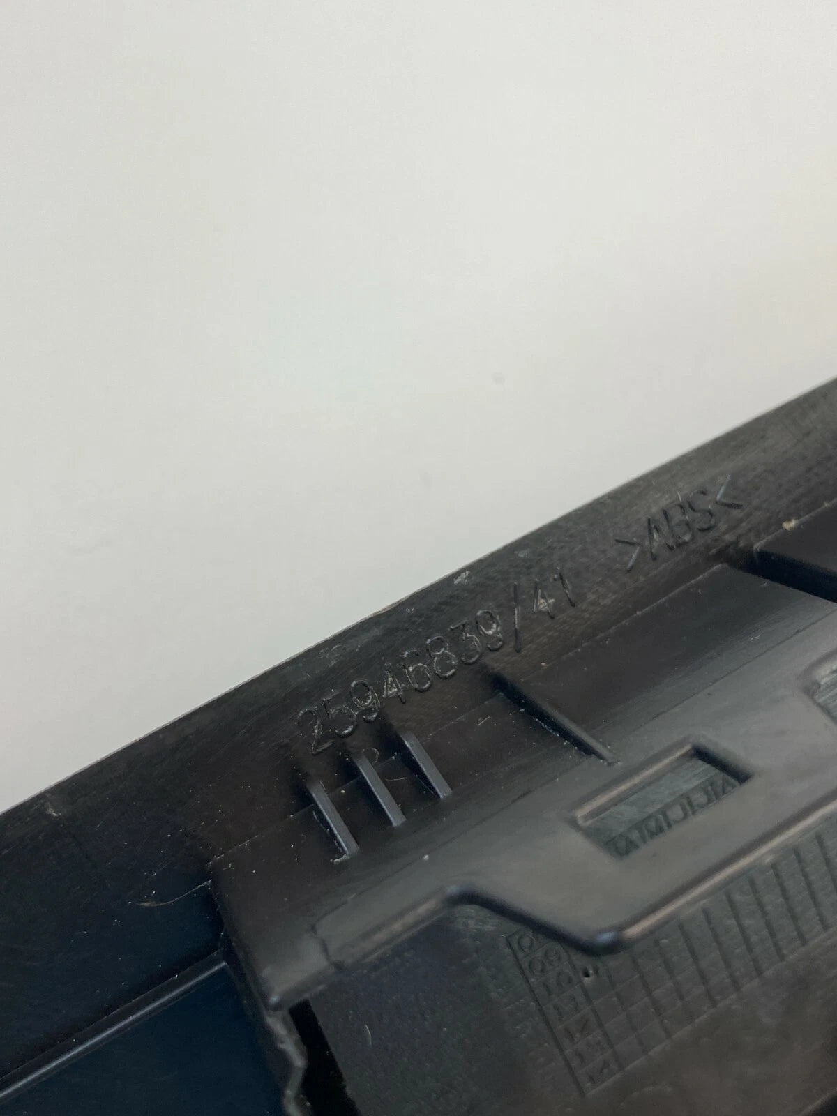 2010-2017 CHEVROLET EQUINOX FRONT RIGHT PASSENGER SIDE POWER WINDOW SWITCH BEZEL