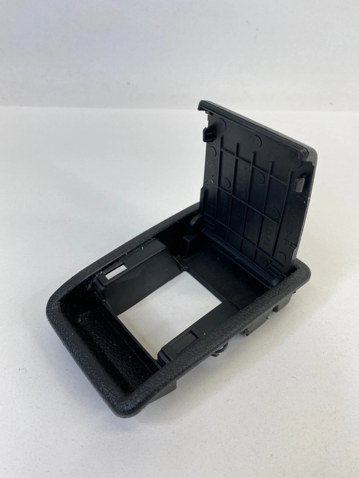 2014-2016 HYUNDAI ELANTRA REAR CHILD RESTRAINT ANCHOR PLATE CAP LID 85612-3X510