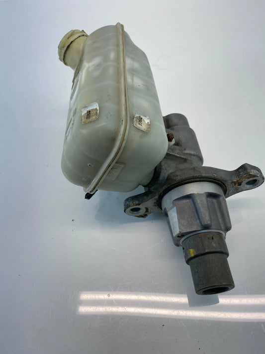 08 09 CHRYSLER TOWN & COUNTRY BRAKE MASTER CYLINDER W/ RESERVOIR BOTTLE TANK