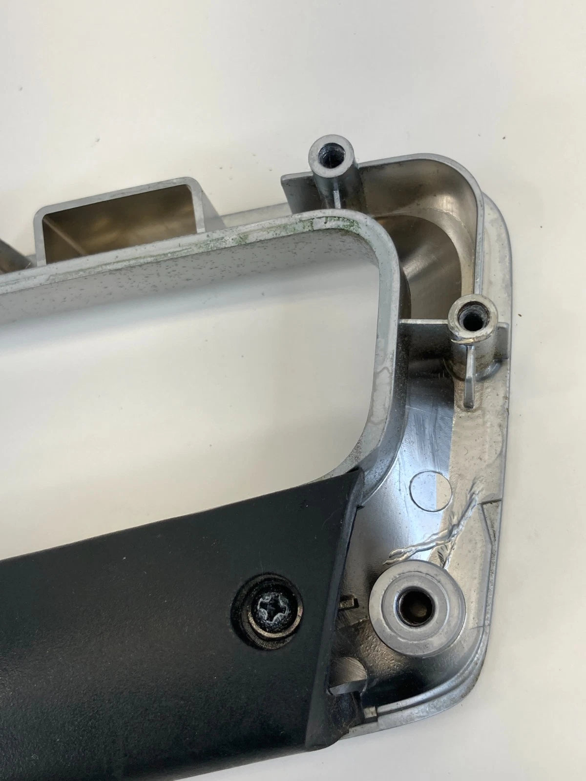 12-15 CHEVROLET CAPTIVA SPORT REAR LEFT SIDE INNER DOOR PULL HANDLE TRIM BEZEL
