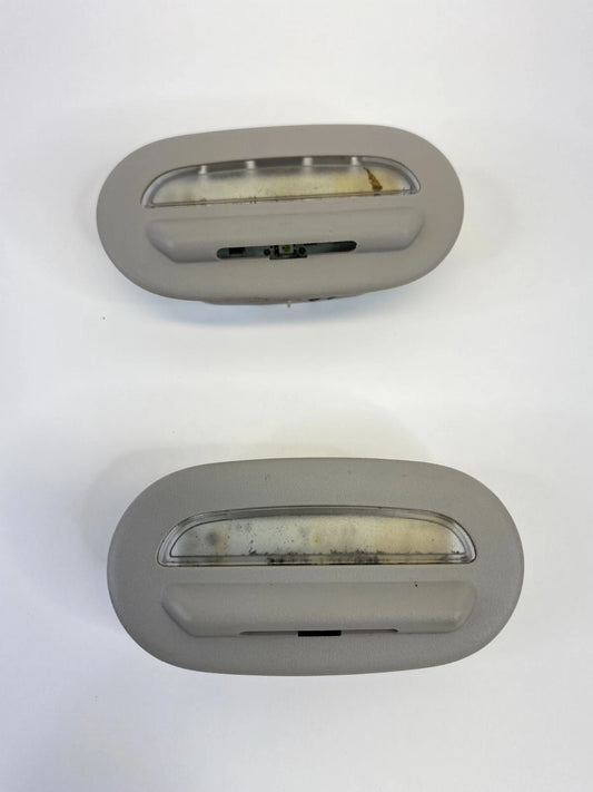 2011-2016 CHRYSLER TOWN & COUNTRY FRONT SIDE DOOR COURTESY LIGHT LAMP OEM