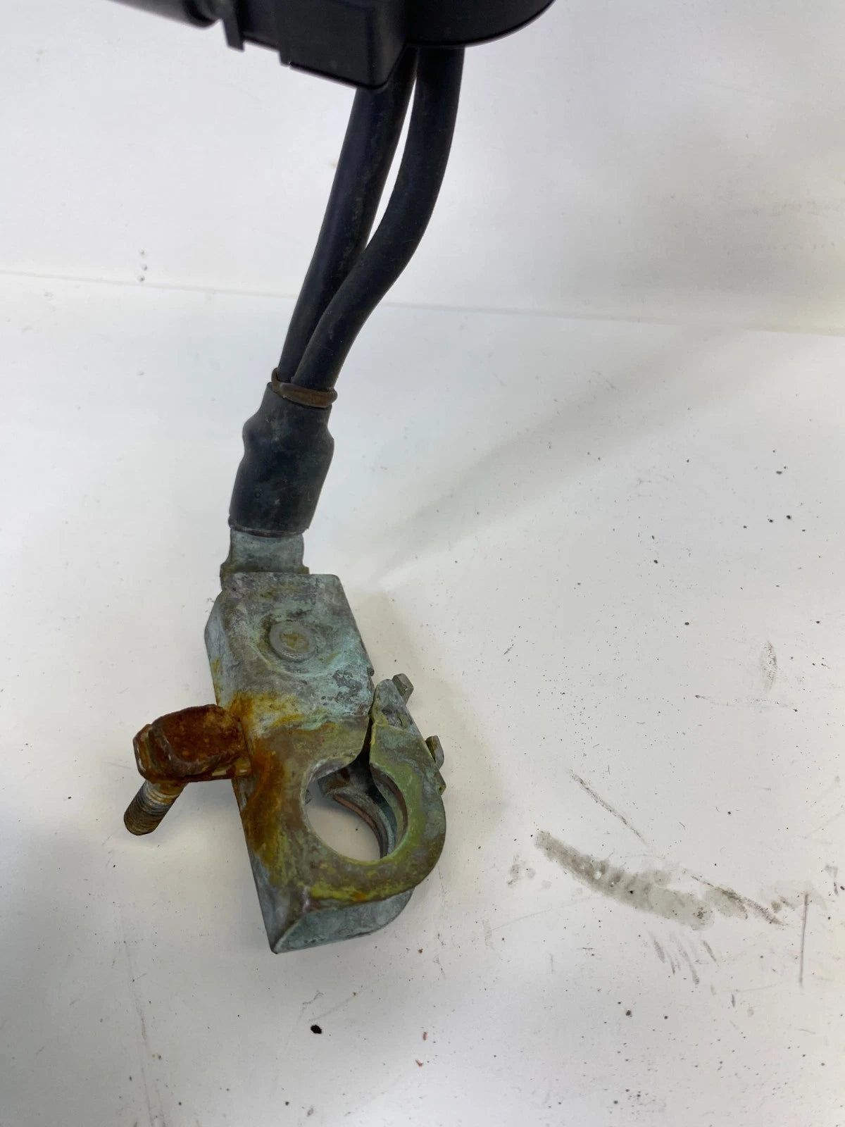 13-15 FORD EXPLORER POSITIVE BATTERY CABLE FUSE TERMINAL BLOCK BB5T-14A003-CA