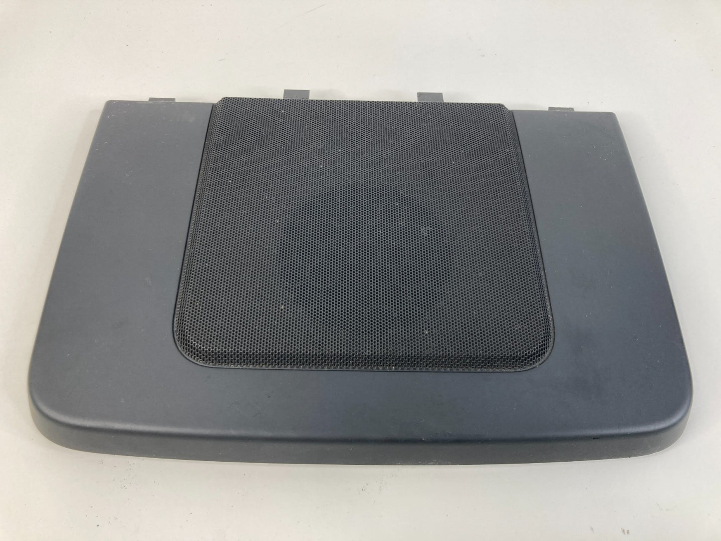 2008-2015 Land Rover LR2 Center Dash Speaker Cover Bezel Trim 6H52-A04441-AE OEM